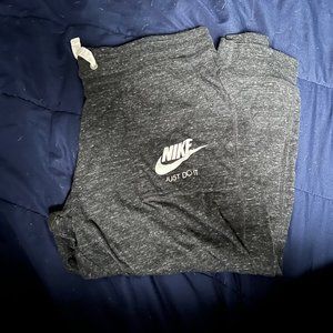 Nike Grey 3/4 Sweatpants Size M